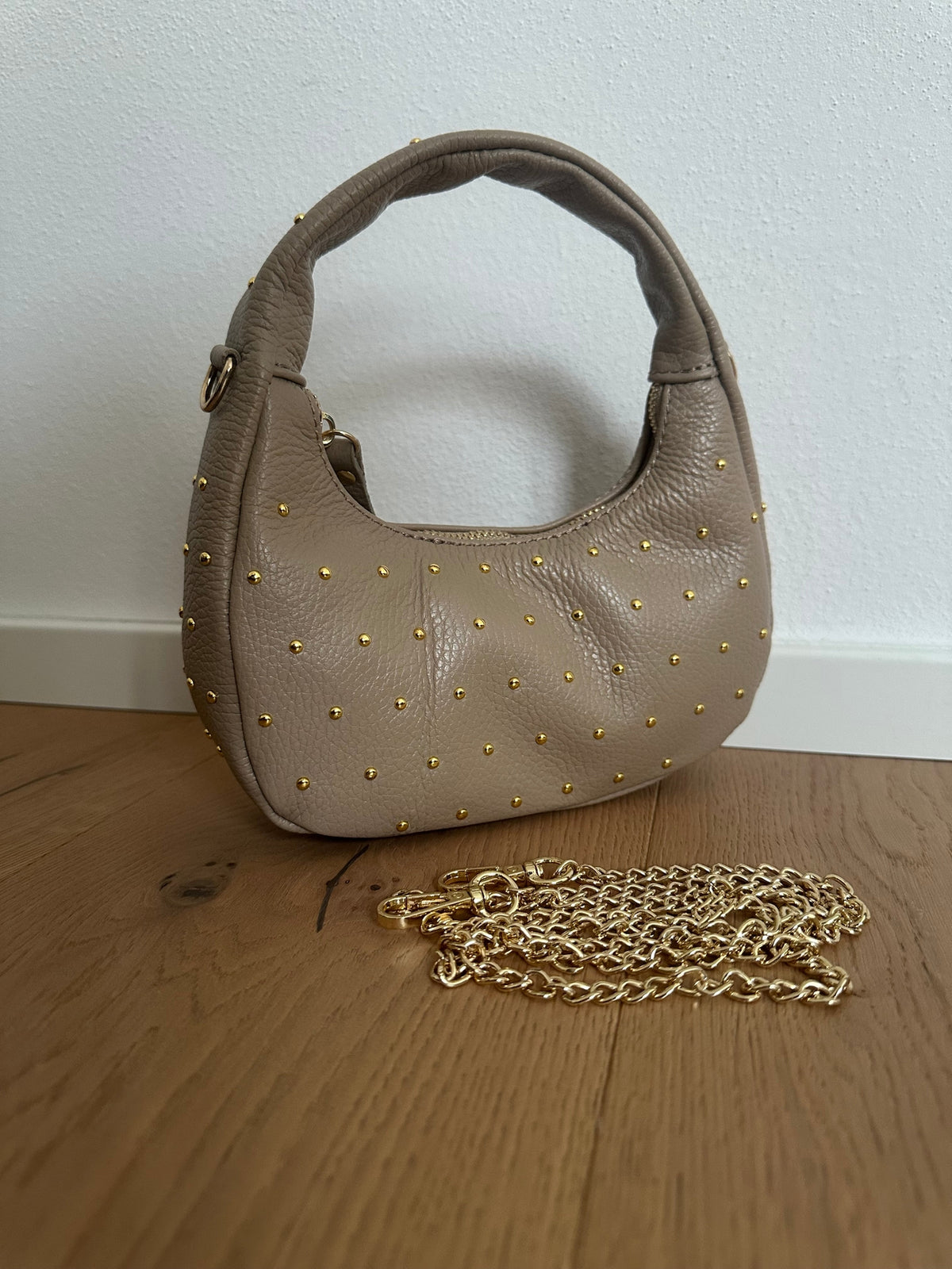 Livia Shoulder Bag